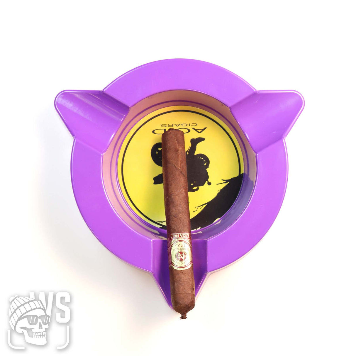 Acid acid cigars hardened polymer cigar ashtray with four rests cigar ashtray