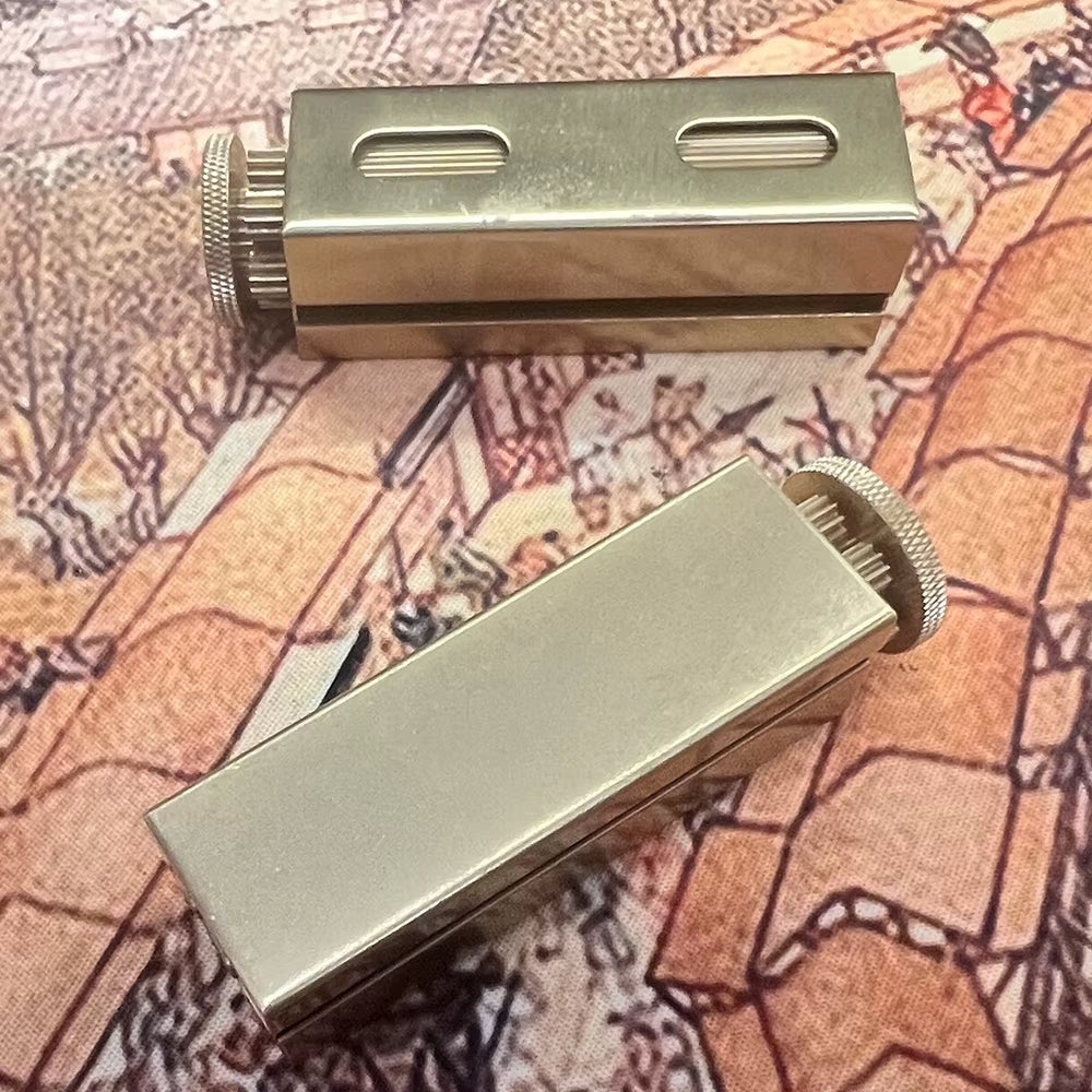 SOLID BRASS MANUAL CIGARETTE ROLLING MACHINE – FITS 70 MM ROLLING PAPERS