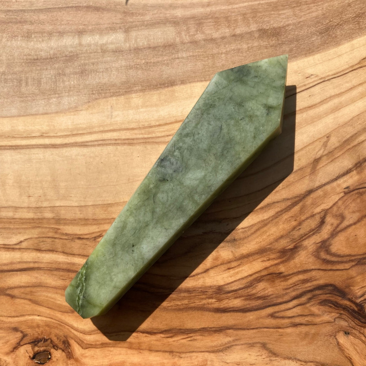 Handmade Green Jade Gemstone Smoking Crystal Pipe Hand Spoon Tobacco Smoke Bowl