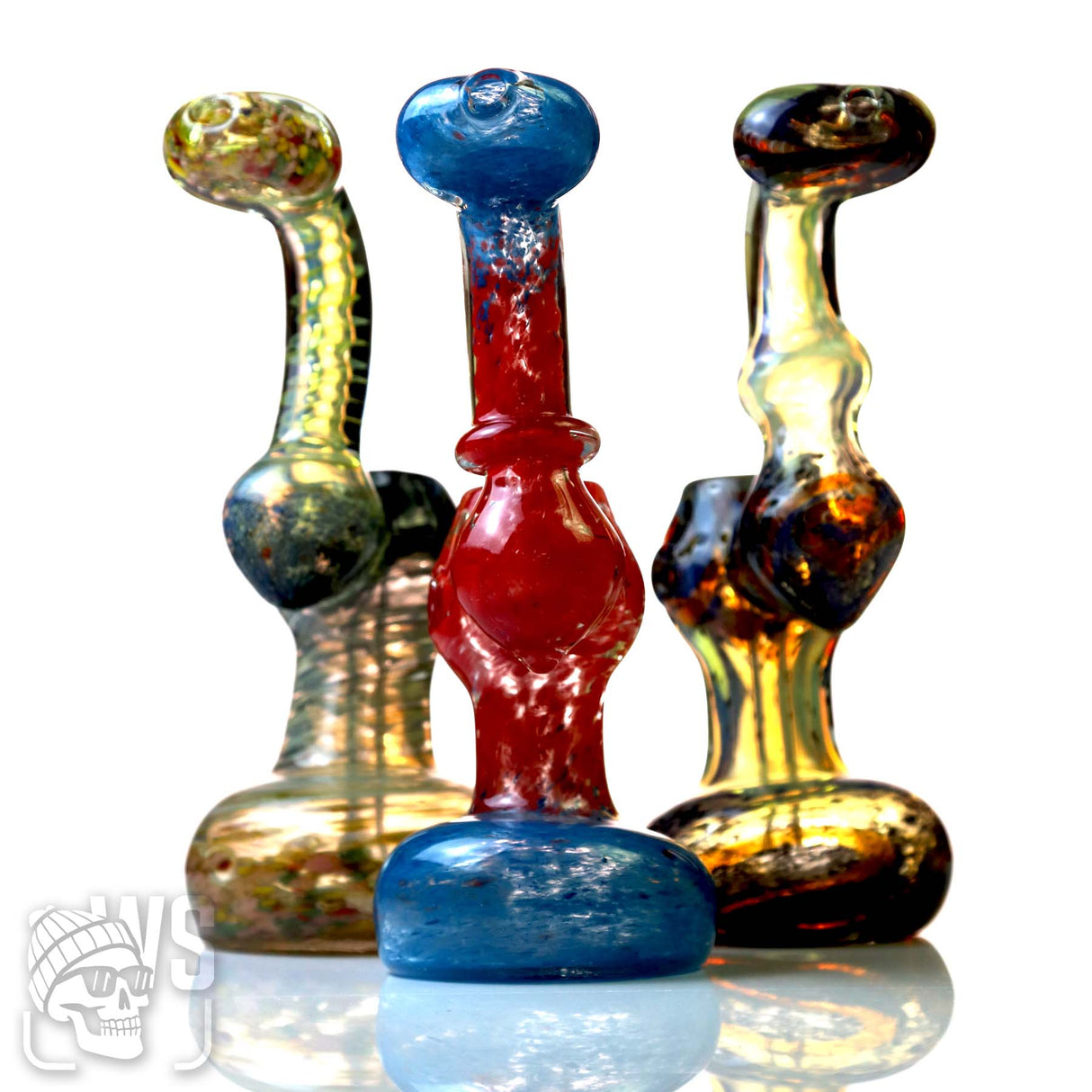 GLASS BUBBLER WITH ABSTRACT LAYERED CHAMBER