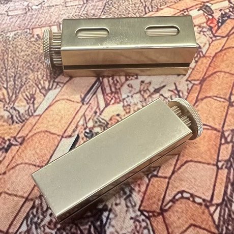 SOLID BRASS MANUAL CIGARETTE ROLLING MACHINE – FITS 70 MM ROLLING PAPERS